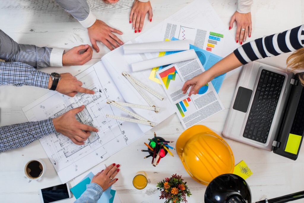 construction-admin-assistant-managing-project.jpg.large.1024x1024